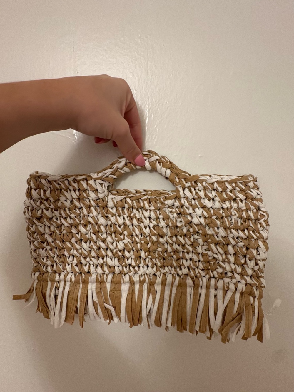 Woven Fringe Handbag - Tan & White